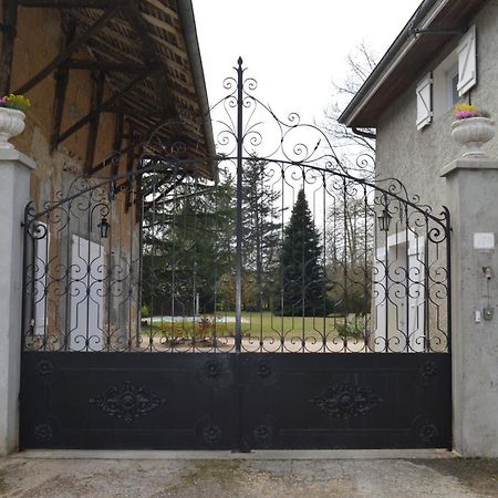 Le Domaine Du Chaffard Panzió Les Avenières Kültér fotó